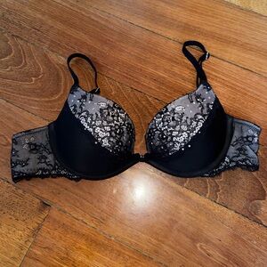 Victoria’s Secret Black Lace Bra. Size 32B.